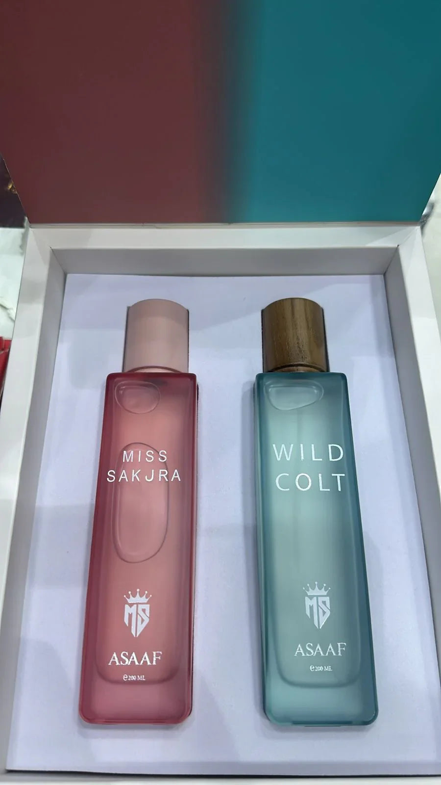 مجموعة Miss Sakura + Wild Colt Eau de Parfum - مجموعة هدايا العطور الفاخرة للرجال والنساء.